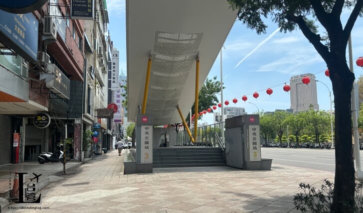 高雄のMRT中央公園駅3番出口