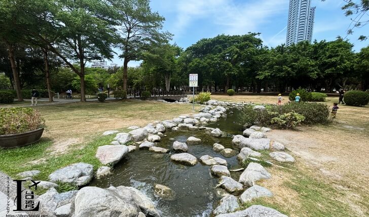高雄の中央公園にあるせせらぎ