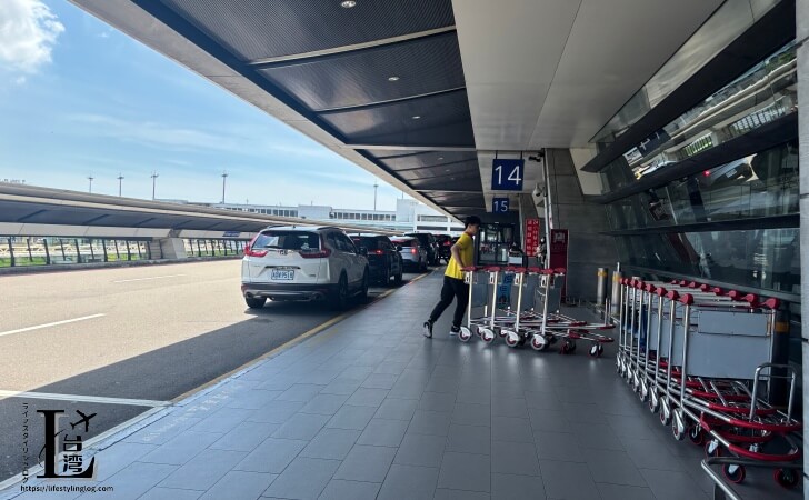 桃園国際空港のエアポートタクシー乗り場