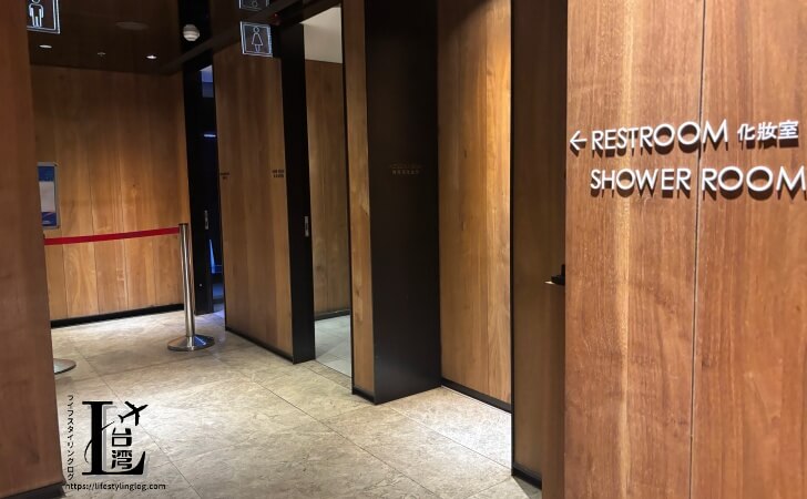 桃園国際空港ターミナル1のチャイナエアラインラウンジのシャワールームとお手洗い