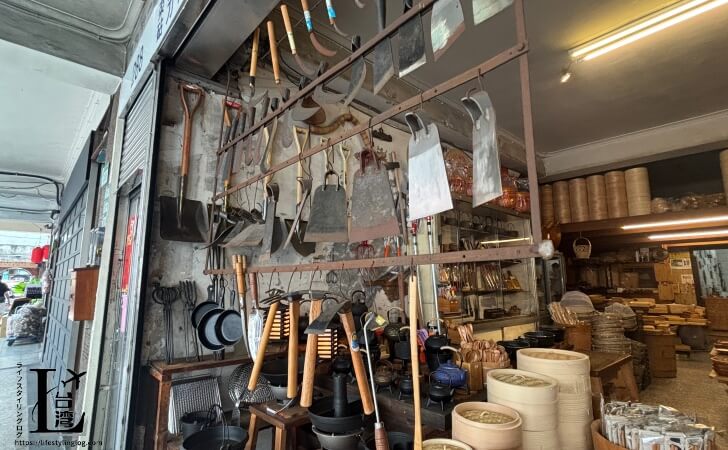 永興農具工廠で販売されている蒸篭や農具