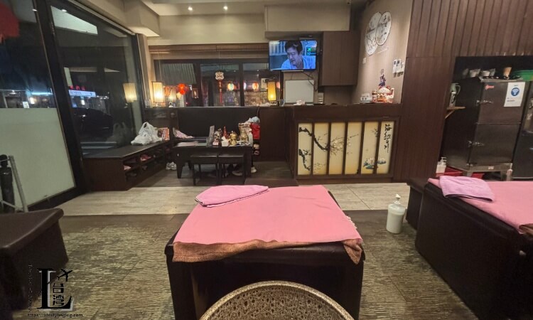 山桜恋男女養生屋のマッサージエリアから見えるカウンター