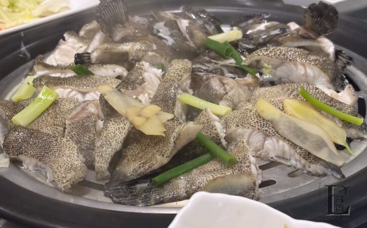 漉 海鮮蒸気鍋の魚