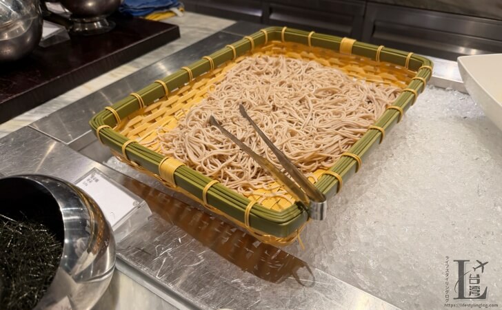 ホテルメトロポリタンプレミア台北の朝食で提供されているそば