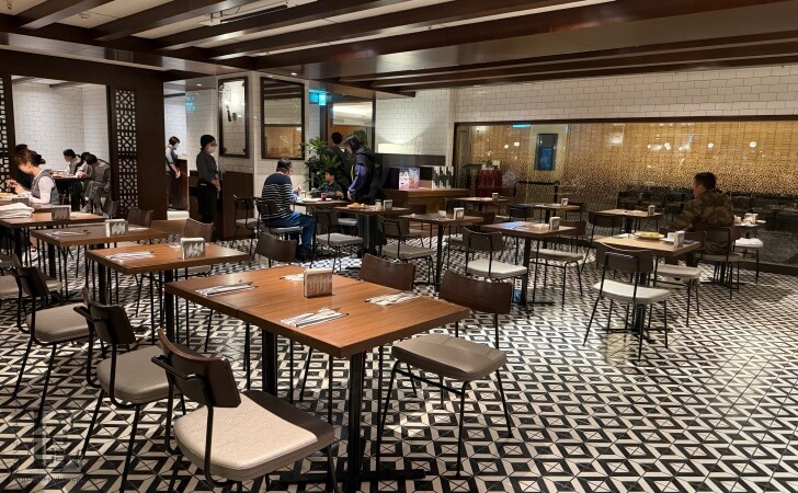 ホテルメトロポリタンプレミア台北の朝食会場になっているレストラン