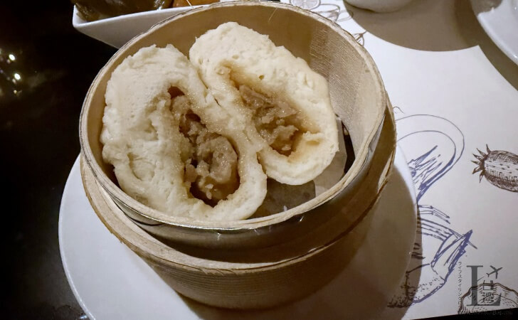 半分にカットしたパレデシンホテル台北(君品酒店) の包子