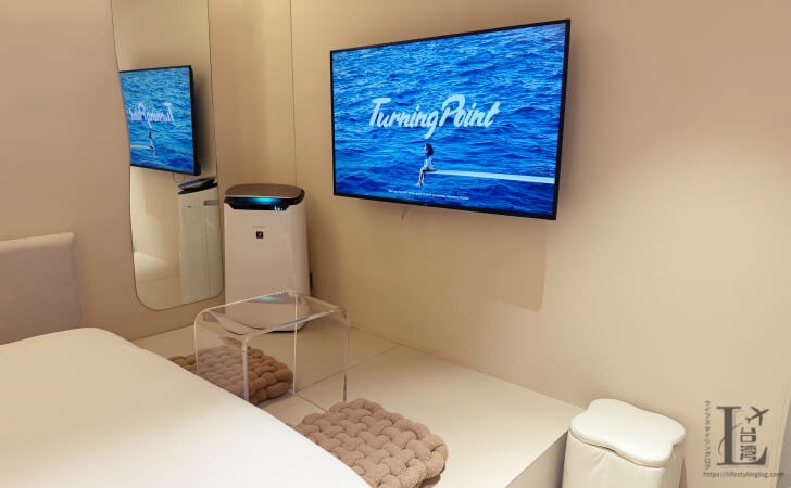 LORE HOTEL(楽爾公寓)の客室にあるテレビ